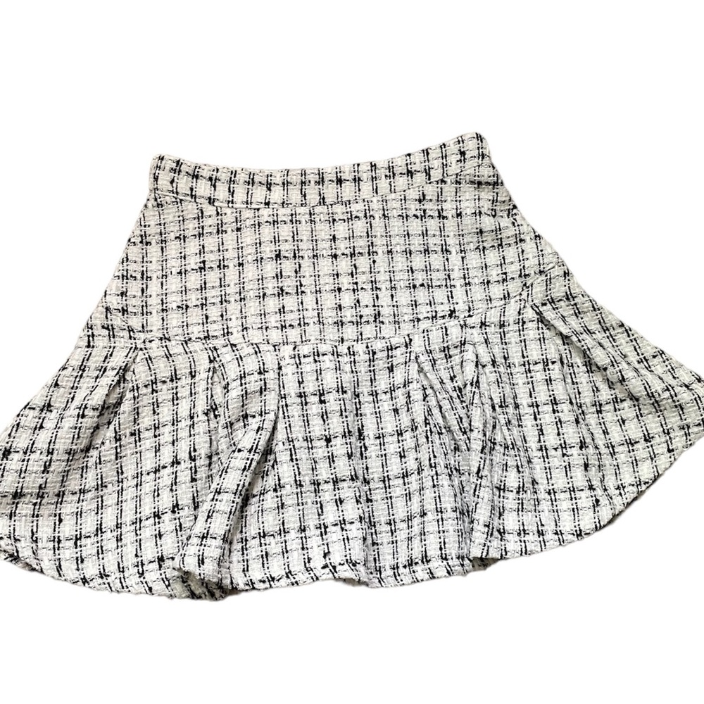 NWOT Kendall & Kylie Women’s Preppy Tweed Mini Flare Skirt with Zipper (size M)